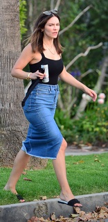 Katharine McPhee feet photo thumbnail