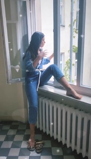 Klaudia Halejcio feet photo thumbnail