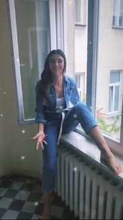 Klaudia Halejcio feet photo thumbnail
