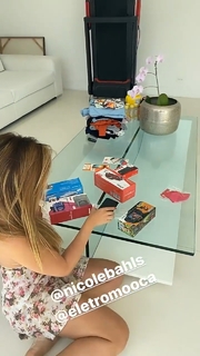 Nicole Bahls feet photo thumbnail