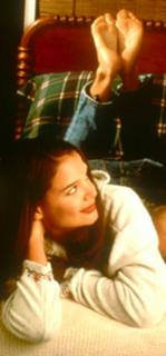 Katie Holmes feet photo thumbnail