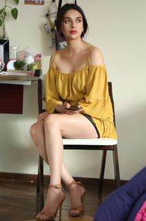 Aditi Rao Hydari feet photo thumbnail
