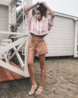 Natalia Siwiec feet photo thumbnail