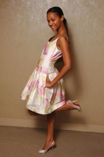 Zoe Saldana feet photo thumbnail