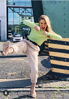 Alina Merkau feet photo thumbnail