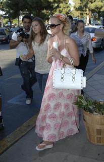 Britney Spears feet photo thumbnail