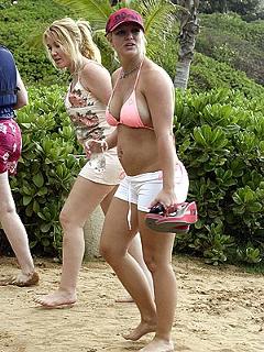 Britney Spears feet photo thumbnail