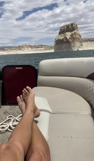 Brooke Burke feet photo thumbnail