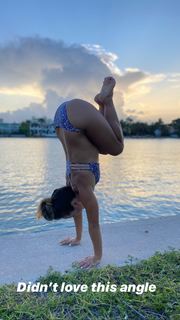Kino MacGregor feet photo thumbnail