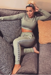 Amanda Saccomanno feet photo thumbnail