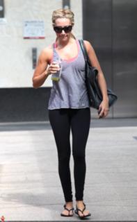 Ashley Tisdale feet photo thumbnail