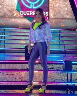 Tania Rincón feet photo thumbnail