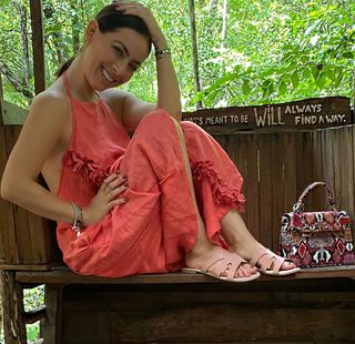 Claudia Lizaldi feet photo thumbnail