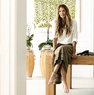 Elle Macpherson feet photo thumbnail