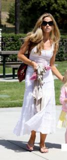Denise Richards feet photo thumbnail