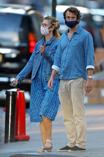 Claire Danes feet photo thumbnail