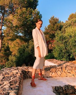 Xenia Tchoumitcheva feet photo thumbnail