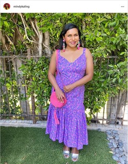 Mindy Kaling feet photo thumbnail