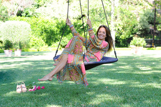 Brooke Burke feet photo thumbnail