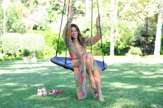 Brooke Burke feet photo thumbnail