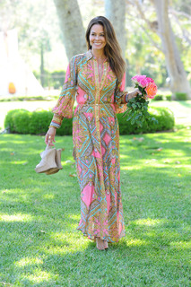 Brooke Burke feet photo thumbnail