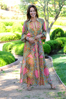 Brooke Burke feet photo thumbnail