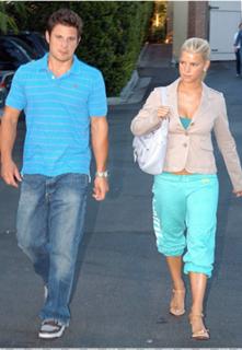 Jessica Simpson feet photo thumbnail