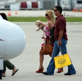 Jessica Simpson feet photo thumbnail