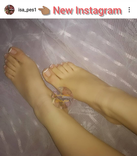 Isa Pes feet photo thumbnail