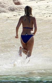 Nicole Richie feet photo thumbnail
