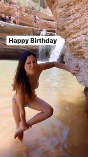 Olivia Munn feet photo thumbnail