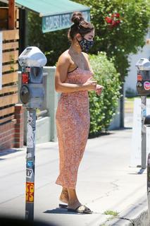 Vanessa Hudgens feet photo thumbnail