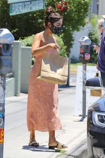 Vanessa Hudgens feet photo thumbnail