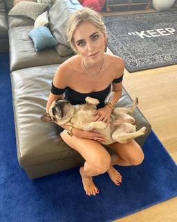Chiara Ferragni feet photo thumbnail