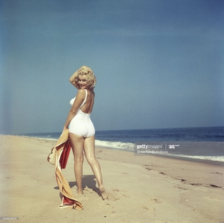Marilyn Monroe feet photo thumbnail