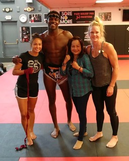 Holly Holm feet photo thumbnail