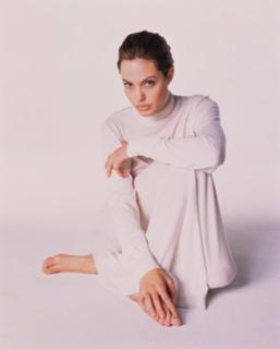 Angelina Jolie feet photo thumbnail