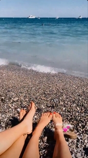 Ludovica Pagani feet photo thumbnail