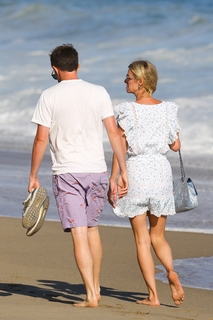 Nicky Rothschild feet photo thumbnail