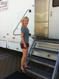 Angela Kinsey feet photo thumbnail