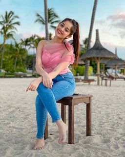Jannat Zubair Rahmani feet photo thumbnail