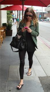 Nicky Rothschild feet photo thumbnail