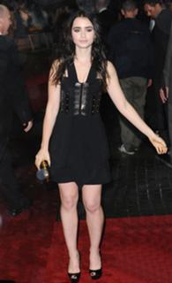 Lily Collins feet photo thumbnail