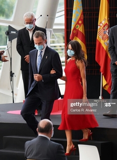 Queen Letizia of Spain feet photo thumbnail