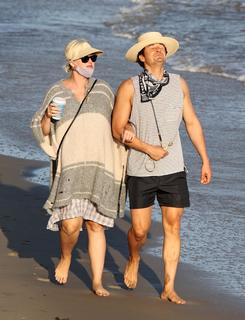 Katy Perry feet photo thumbnail