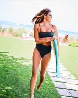 Elle Macpherson feet photo thumbnail