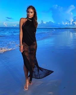 Olivia Culpo feet photo thumbnail