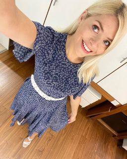 Holly Willoughby feet photo thumbnail