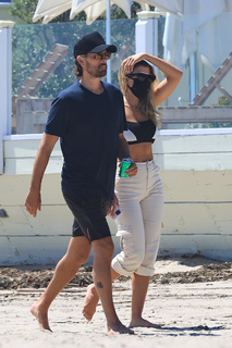 Sofia Richie feet photo thumbnail