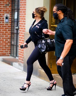 Mariah Carey feet photo thumbnail